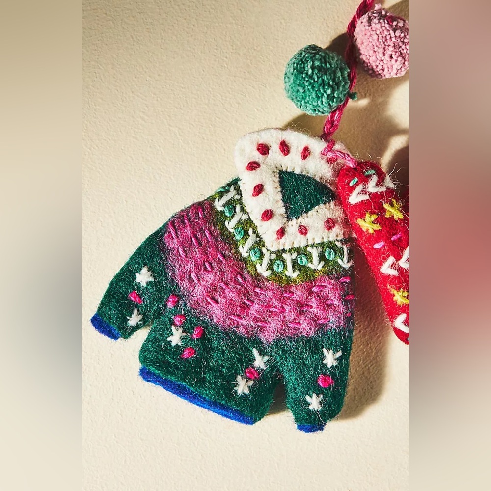 Anthropologie ‘K’ Après Ski Monogram Ornament ⛷️